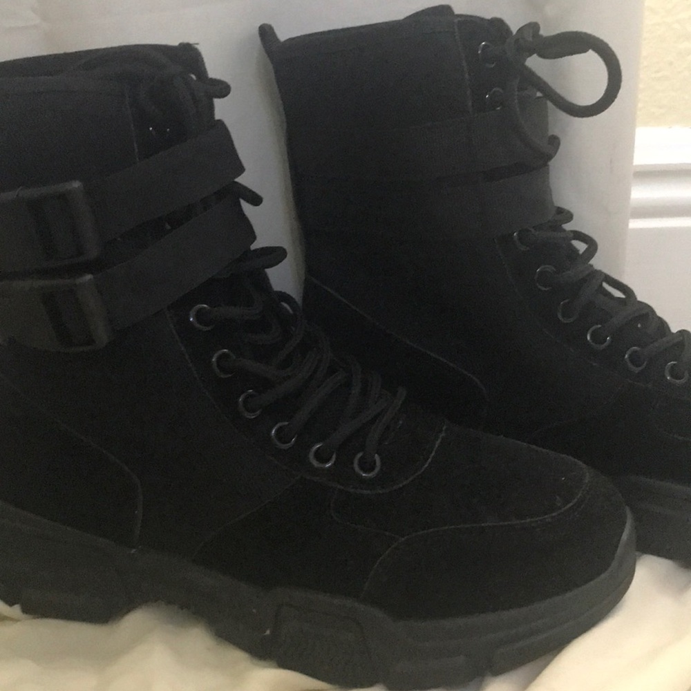 Combat boots fashion